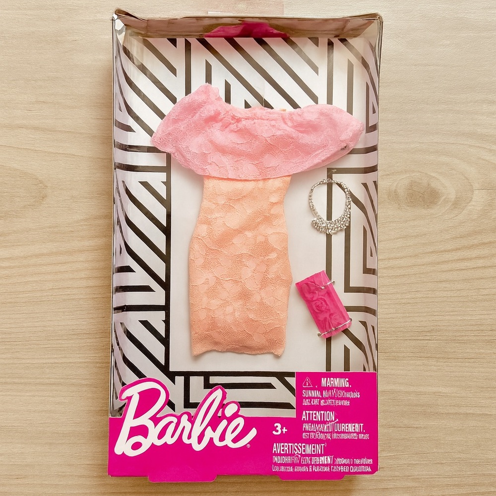 Barbie 2018 Pink Lace Off Shoulder Dress Fashion Pack FND47 FXJ06 NIB Damaged